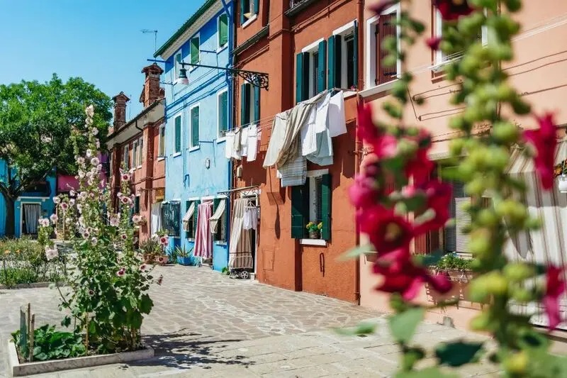 Rực rỡ đảo xanh Burano, thi&ecirc;n đường du lịch cực gần Venice 4