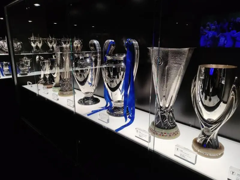 Tham quan S&acirc;n vận động Stamford Bridge nơi trung t&acirc;m London 7