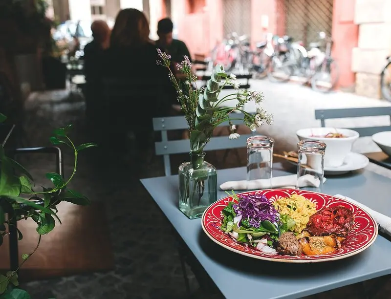Th&agrave;nh phố Bologna, &Yacute;: Nơi t&ocirc;n vinh học thức v&agrave; kiến tr&uacute;c Trung cổ 9