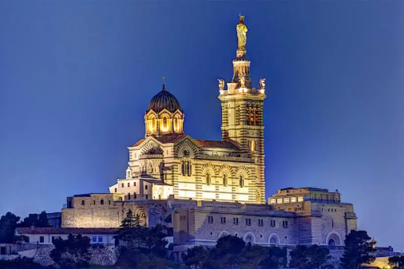Th&agrave;nh phố cảng Marseille &ocirc;m ấp lịch sử văn h&oacute;a nước Ph&aacute;p 5