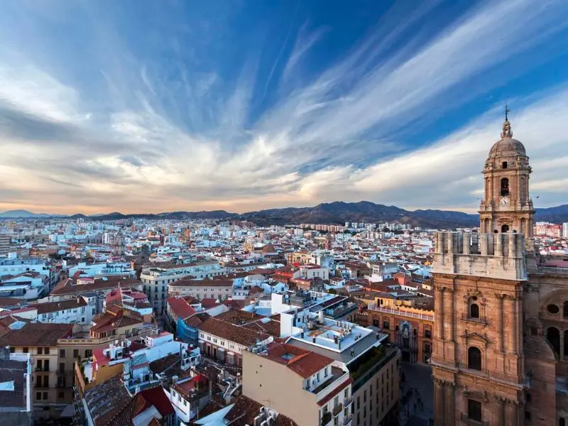 Th&agrave;nh phố cổ Malaga với những c&ocirc;ng tr&igrave;nh kiến tr&uacute;c huyền thoại 2