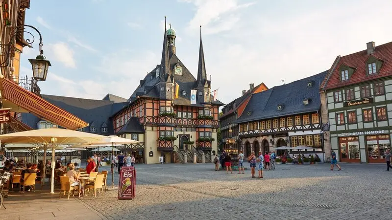 Thị trấn Wernigerode đầy m&agrave;u sắc của d&atilde;y n&uacute;i Harz nước Đức 8