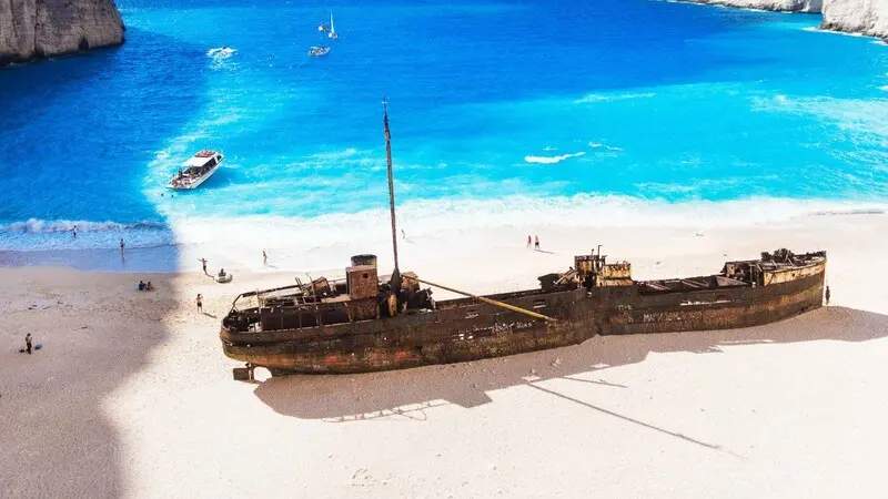 Thưởng l&atilde;m &lsquo;vi&ecirc;n ngọc xanh lam&rsquo; Navagio ngo&agrave;i khơi xa Hy Lạp 8