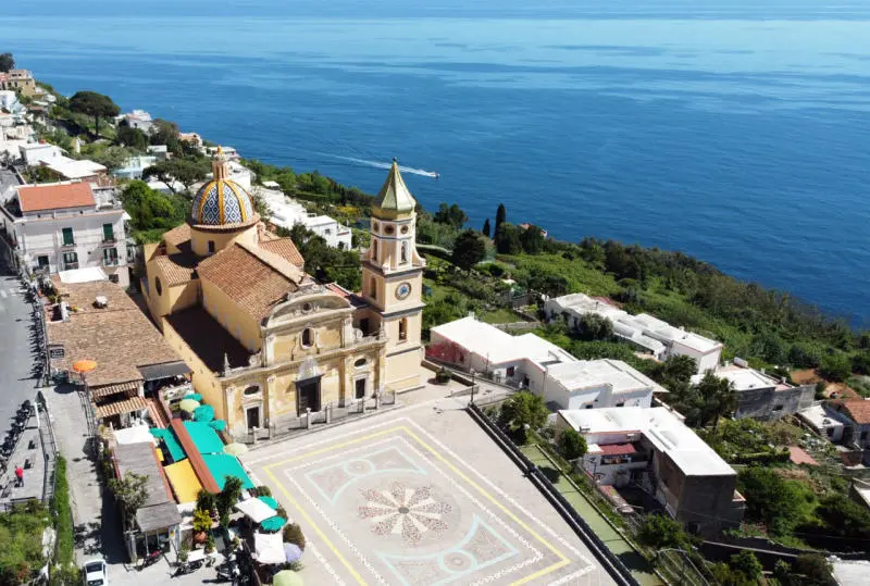 Vẻ đẹp của bờ biển Amalfi đẹp như tranh tại nước &Yacute; 8