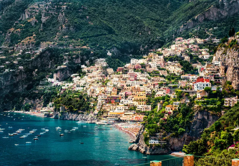 Vẻ đẹp của bờ biển Amalfi đẹp như tranh tại nước &Yacute; 6