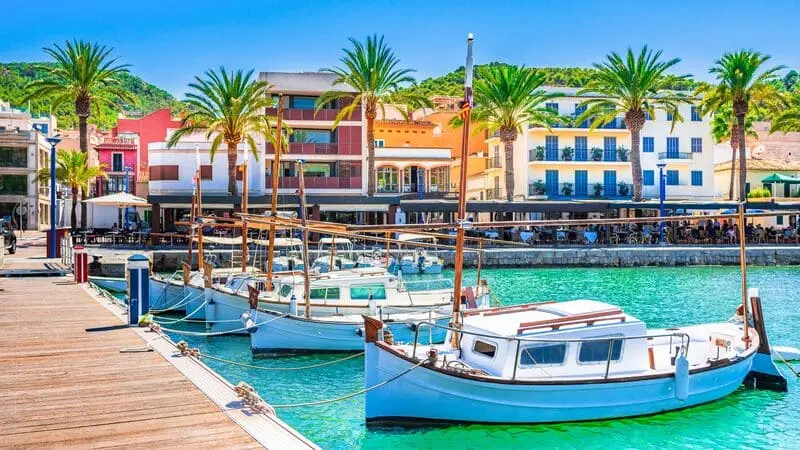 Về miền biển xanh Majorca kh&aacute;m ph&aacute; sắc m&agrave;u Địa Trung Hải 2