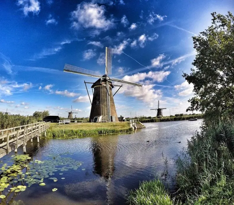 Đến Kinderdijk chiêm ngưỡng vẻ đẹp bất tận của cối xay gió Hà Lan