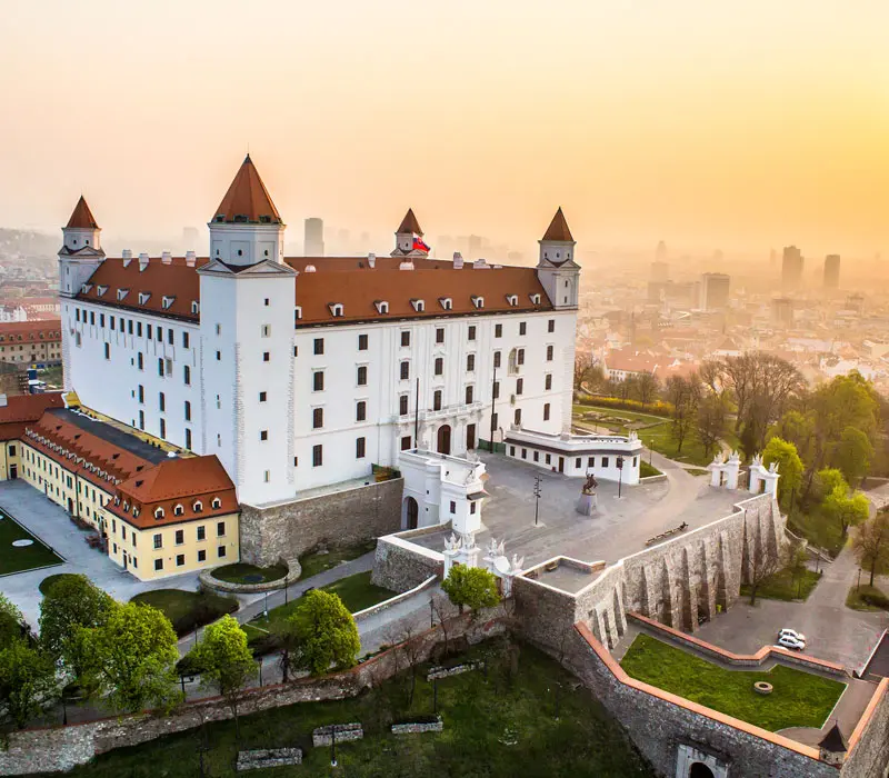 Du lịch Bratislava, khám phá thành phố cổ kính của Slovakia
