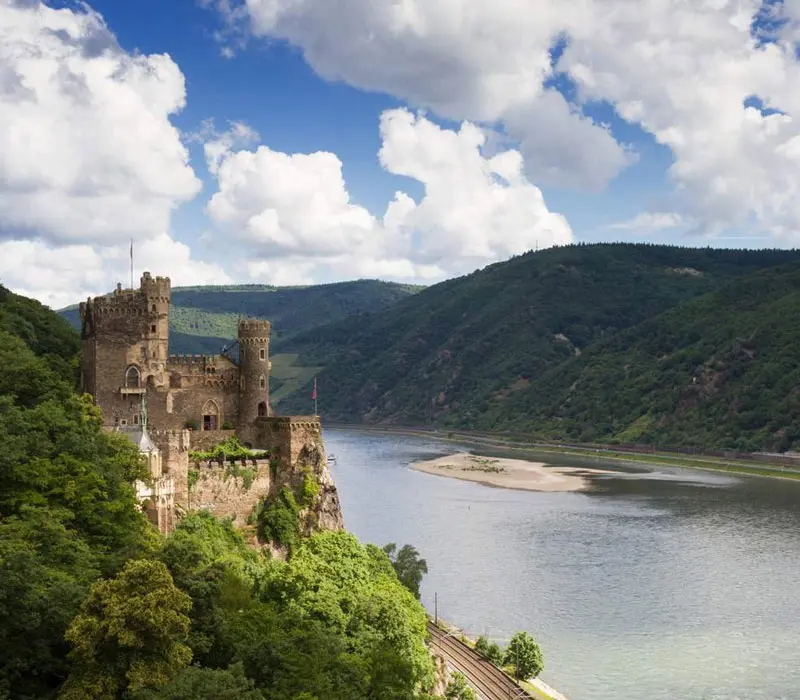 Du lịch sông Rhein, khám phá “trái tim” của lục địa già