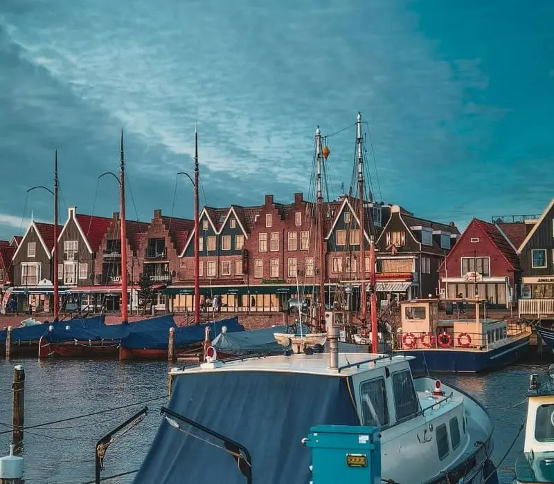 Làng chài Volendam, giao điểm của đất trời cùng biển khơi