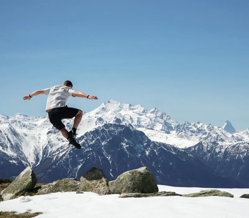 Matterhorn, nóc nhà rực sáng ánh băng tại dãy Alps