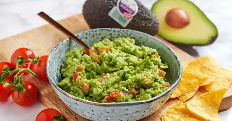 Guacamole: M&oacute;n sốt tr&aacute;i bơ healthy với c&aacute;ch l&agrave;m đơn giản 3