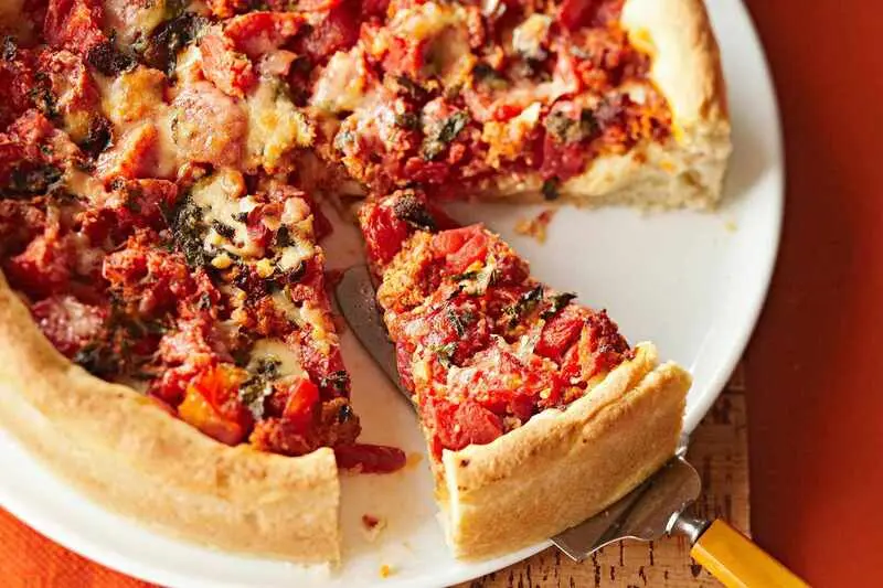 Pizza Chicago: D&ograve;ng Deep Dish độc đ&aacute;o mang lại định nghĩa mới 5