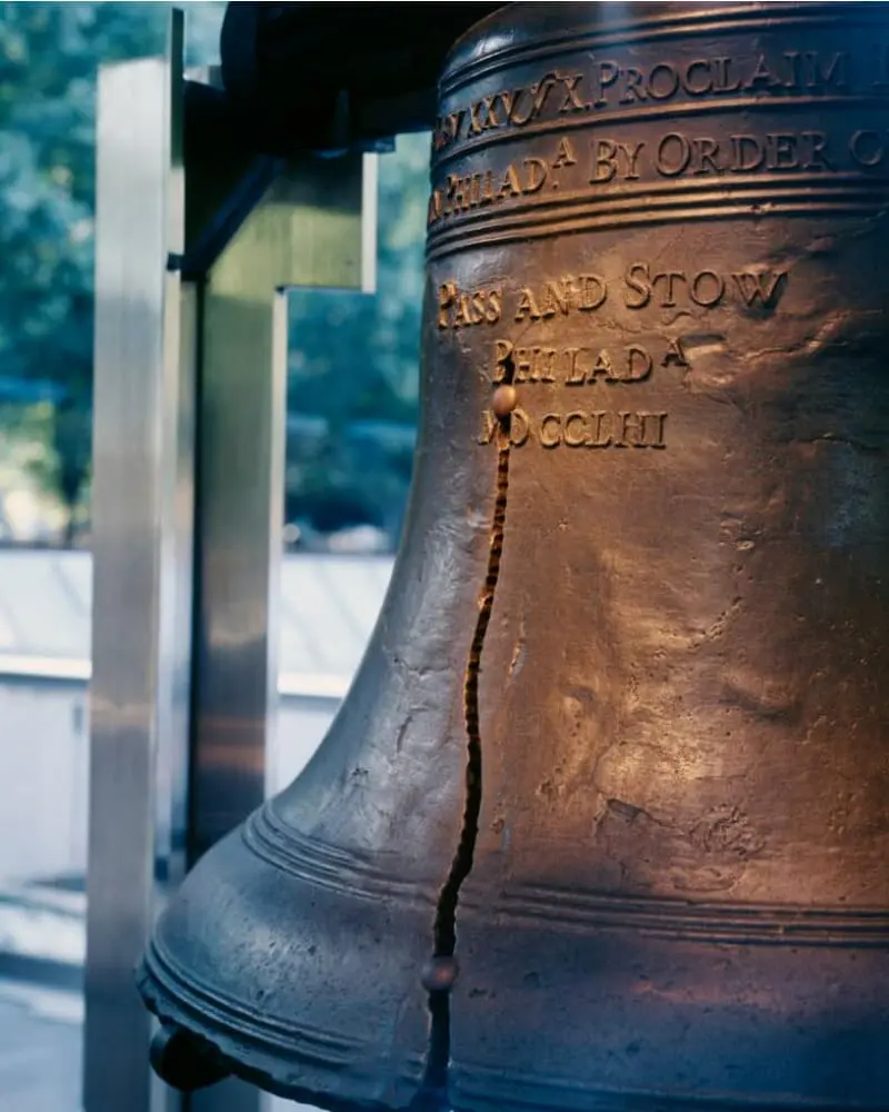 Chu&ocirc;ng tự do Liberty Bell v&agrave; những sự thật th&uacute; vị đằng sau 4
