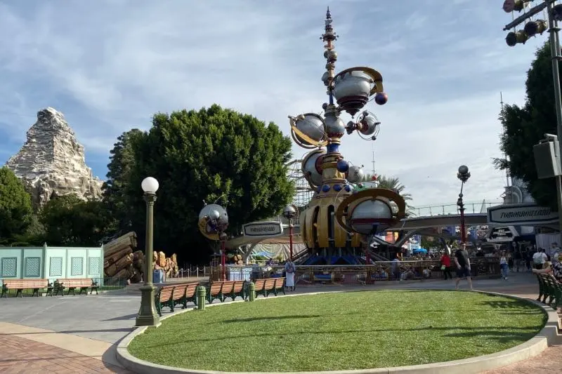 C&ocirc;ng vi&ecirc;n Disneyland: Kh&aacute;m ph&aacute; địa điểm vui chơi, giải tr&iacute; h&agrave;ng đầu ch&acirc;u Mỹ 9