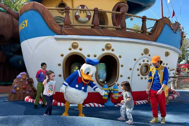 C&ocirc;ng vi&ecirc;n Disneyland: Kh&aacute;m ph&aacute; địa điểm vui chơi, giải tr&iacute; h&agrave;ng đầu ch&acirc;u Mỹ 12