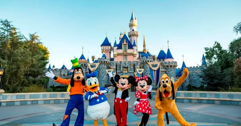 C&ocirc;ng vi&ecirc;n Disneyland: Kh&aacute;m ph&aacute; địa điểm vui chơi, giải tr&iacute; h&agrave;ng đầu ch&acirc;u Mỹ 2
