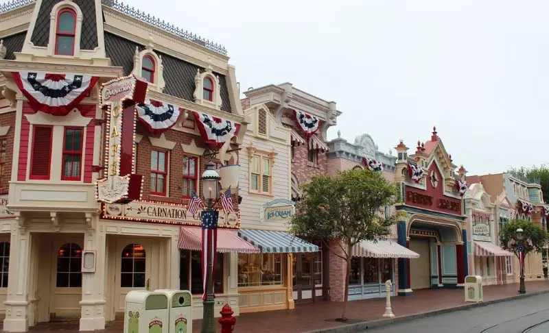 C&ocirc;ng vi&ecirc;n Disneyland: Kh&aacute;m ph&aacute; địa điểm vui chơi, giải tr&iacute; h&agrave;ng đầu ch&acirc;u Mỹ 5