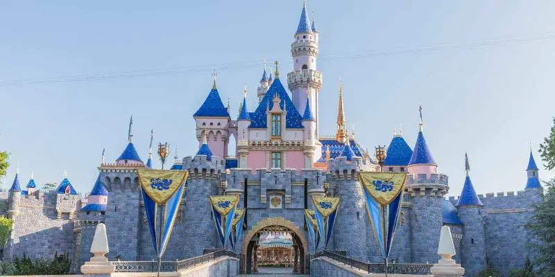 C&ocirc;ng vi&ecirc;n Disneyland: Kh&aacute;m ph&aacute; địa điểm vui chơi, giải tr&iacute; h&agrave;ng đầu ch&acirc;u Mỹ 8