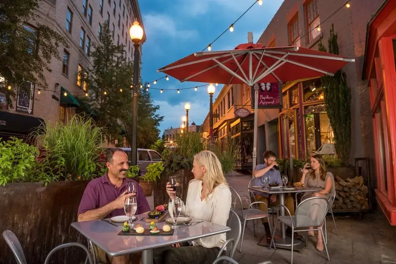 Du lịch Asheville: Thị trấn miền n&uacute;i cổ k&iacute;nh ở Bắc Carolina, Mỹ 3