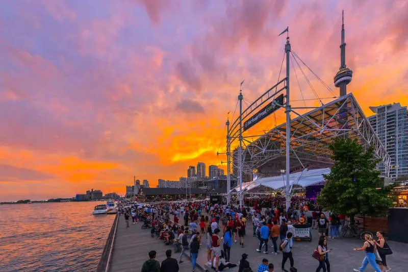 Du lịch Toronto, th&agrave;nh phố đ&ocirc;ng d&acirc;n đa văn h&oacute;a h&agrave;ng đầu thế giới 8