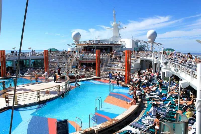 Du thuyền Royal Caribbean đưa bạn kh&aacute;m ph&aacute; h&agrave;nh tr&igrave;nh v&ograve;ng quanh thế giới 7