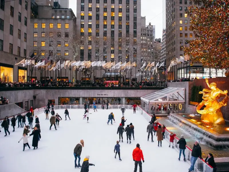 Lạc lối ở Rockefeller Center: Ốc đảo văn h&oacute;a giữa l&ograve;ng New York 4