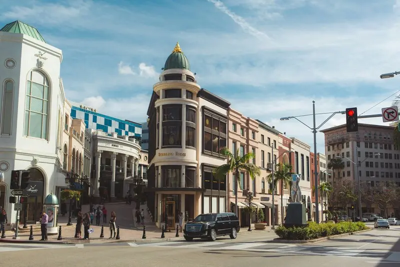 Lạc v&agrave;o thi&ecirc;n đường Beverly Hills, thủ phủ của sự xa hoa 4