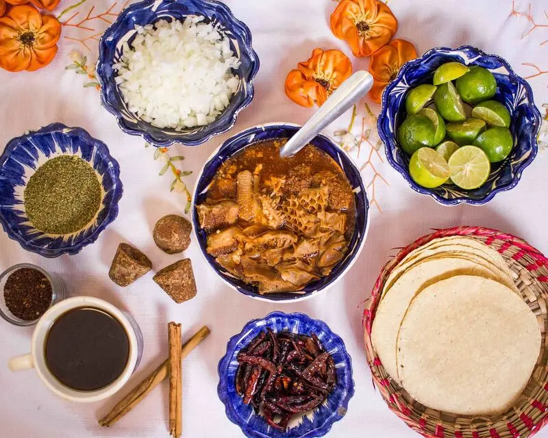 Mexico City si&ecirc;u đ&ocirc; thị s&ocirc;i động b&ecirc;n những gi&aacute; trị xưa cũ 14