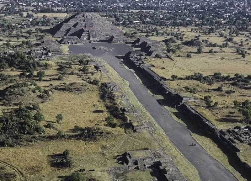 Mexico City si&ecirc;u đ&ocirc; thị s&ocirc;i động b&ecirc;n những gi&aacute; trị xưa cũ 5