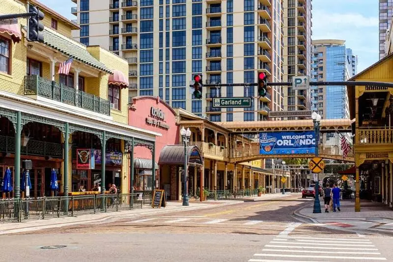 Orlando, nơi đ&ocirc; th&agrave;nh nhộn nhịp h&ograve;a c&ugrave;ng thi&ecirc;n nhi&ecirc;n trong vắt 6