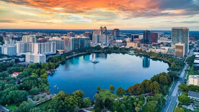 Orlando, nơi đ&ocirc; th&agrave;nh nhộn nhịp h&ograve;a c&ugrave;ng thi&ecirc;n nhi&ecirc;n trong vắt 4