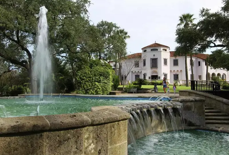 San Antonio: Địa điểm tham quan đa sắc m&agrave;u l&yacute; th&uacute; ở Texas, Mỹ 9
