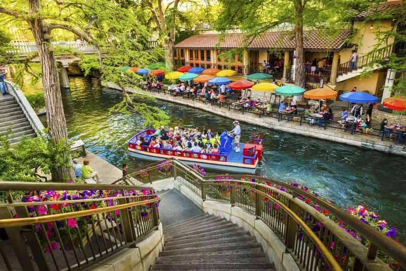 San Antonio: Địa điểm tham quan đa sắc m&agrave;u l&yacute; th&uacute; ở Texas, Mỹ 5