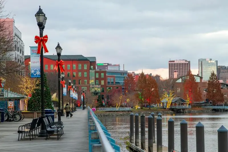 V&eacute;n m&agrave;n du lịch Delaware, thi&ecirc;n đường mua sắm miễn thuế xứ cờ hoa 2