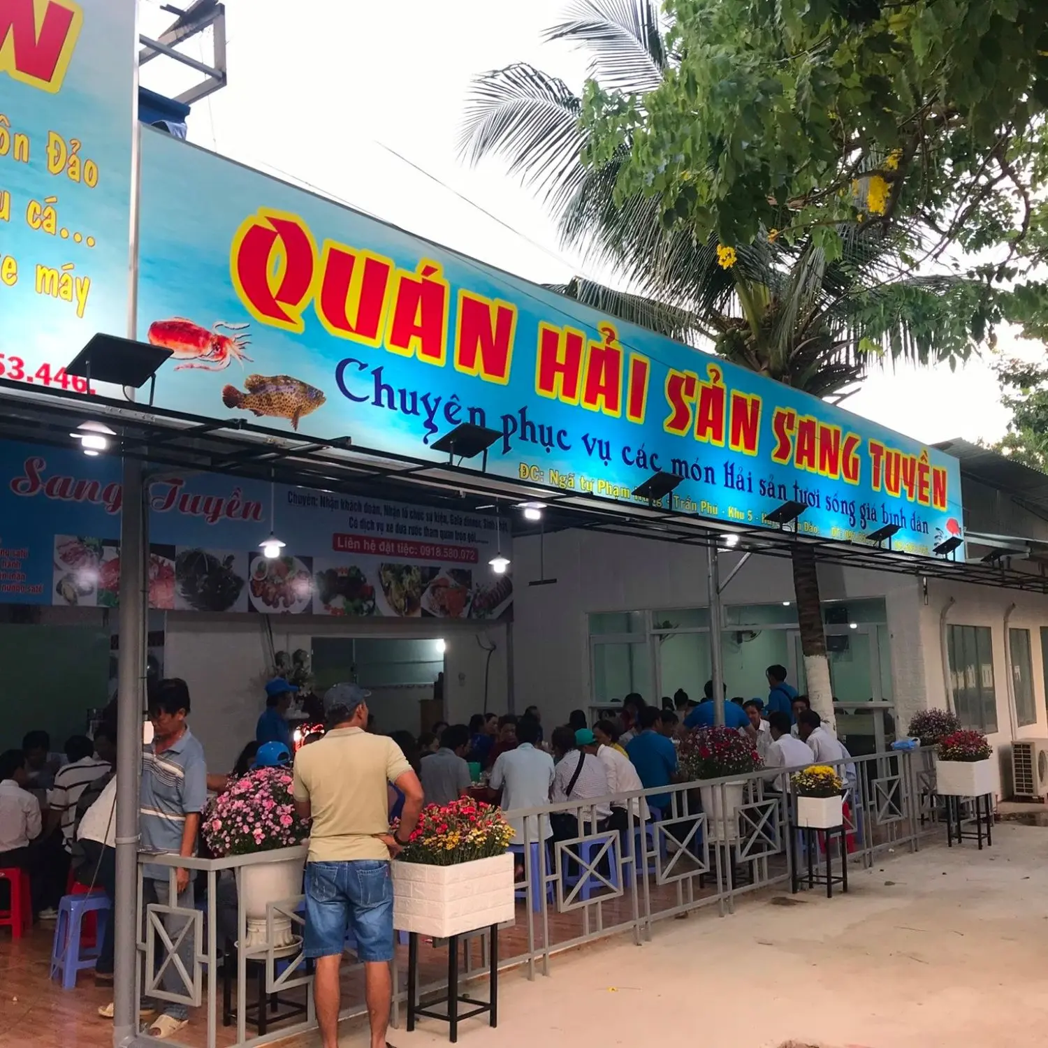 Điểm danh 11 Qu&aacute;n ngon C&ocirc;n Đảo chiếm trọn tr&aacute;i tim t&iacute;n đồ ăn uống 8