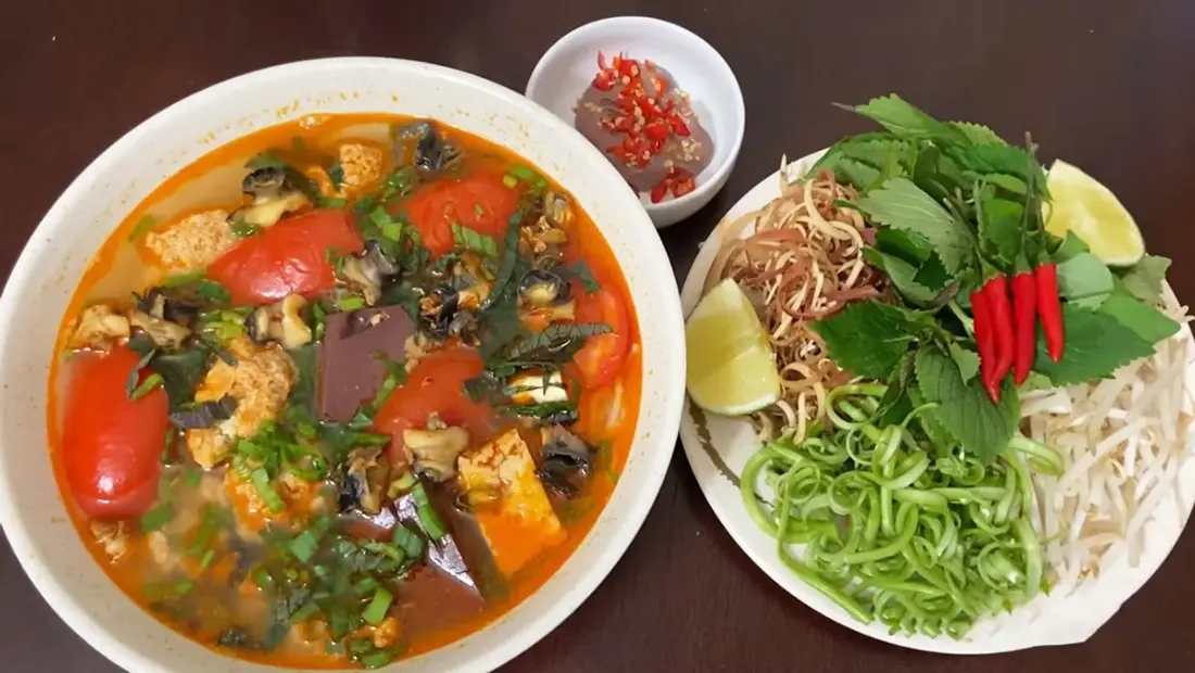 Thưởng thức đặc sản Cua vang C&ocirc;n Đảo thơm ngon lạ miệng 4