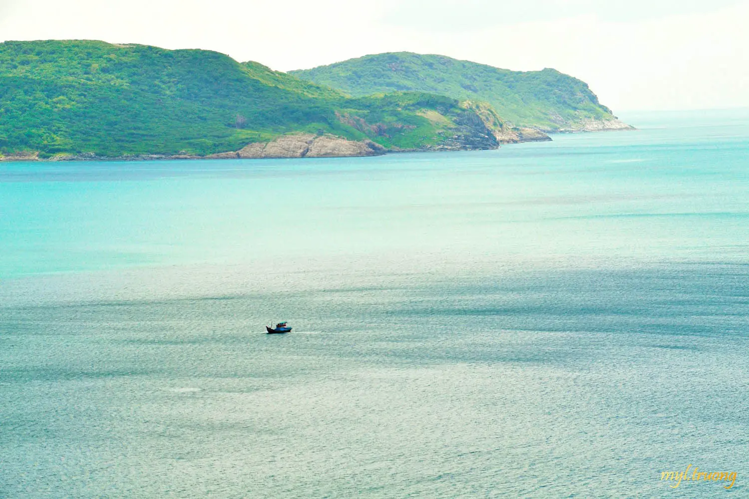Ngắm nh&igrave;n n&eacute;t hoang sơ C&ocirc;n Đảo qua h&agrave;nh tr&igrave;nh của c&ocirc; n&agrave;ng 8x 9