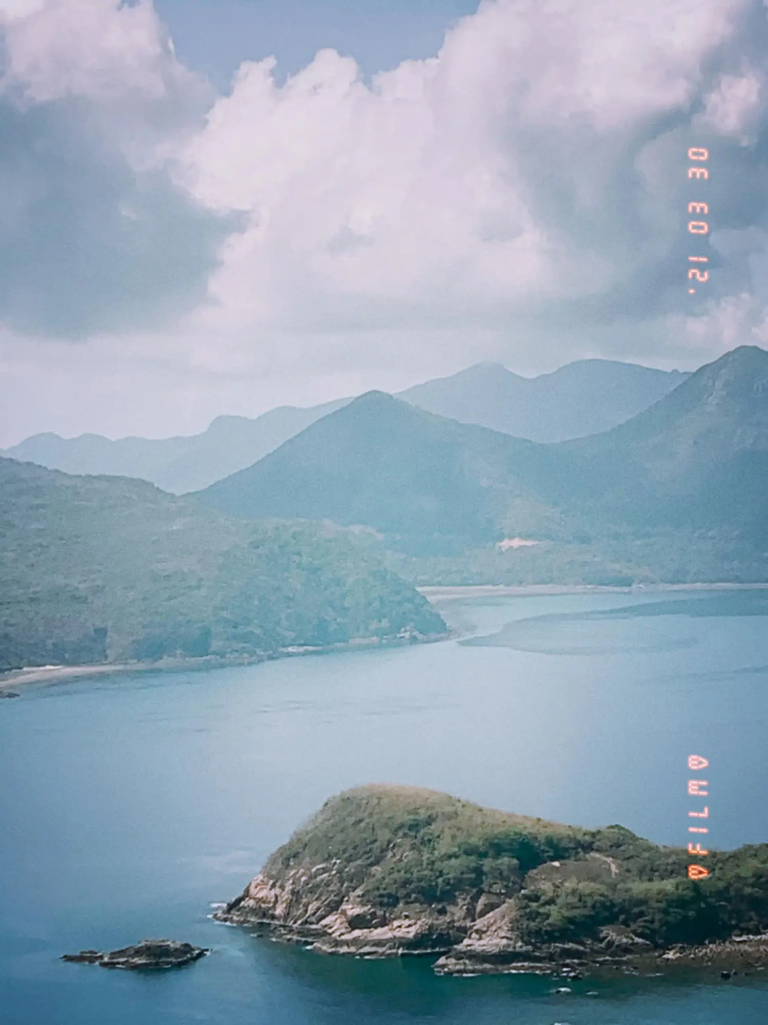 Theo ch&acirc;n Helly Tống review C&ocirc;n Đảo thật thơ 9