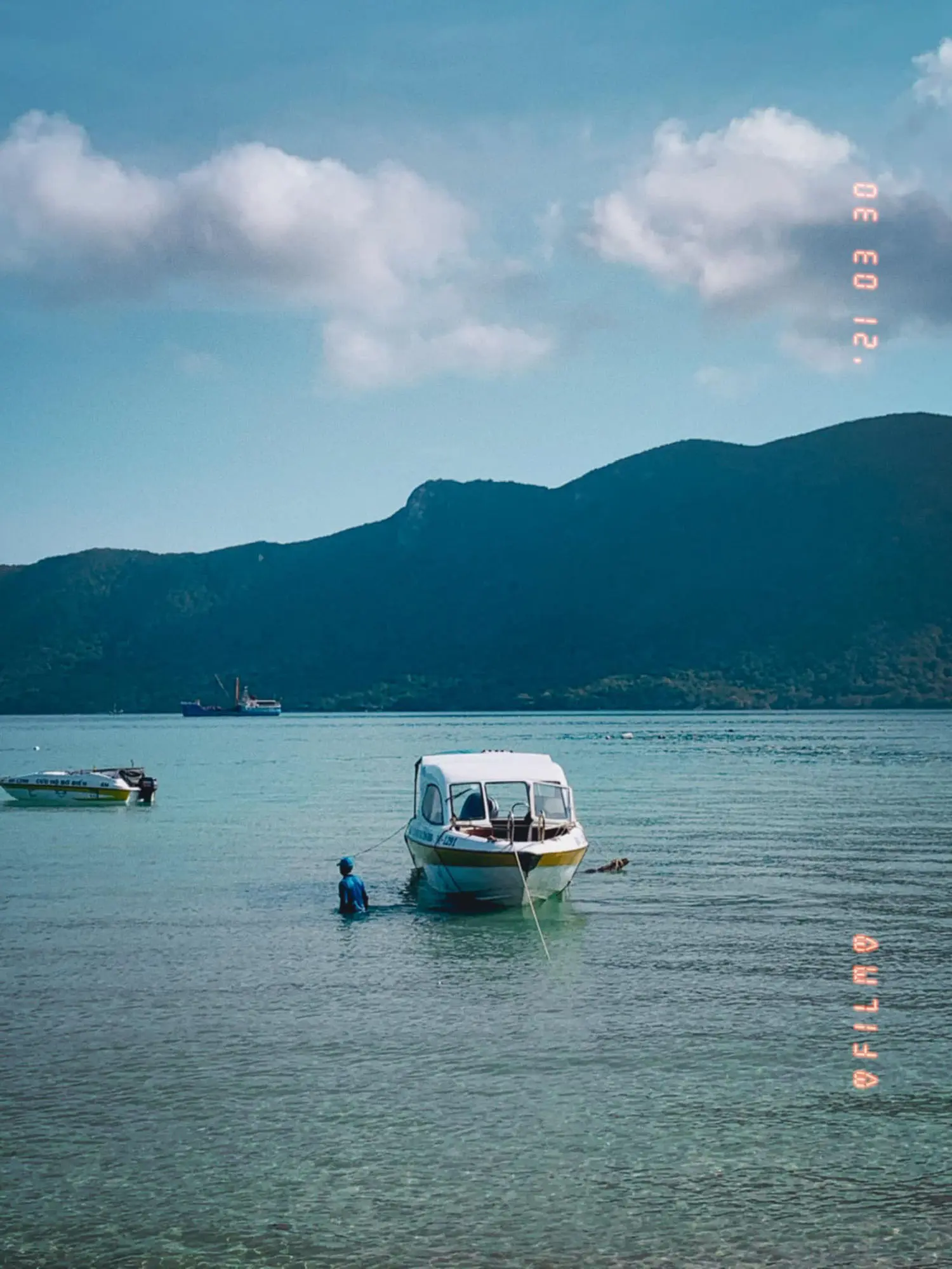 Theo ch&acirc;n Helly Tống review C&ocirc;n Đảo thật thơ 8