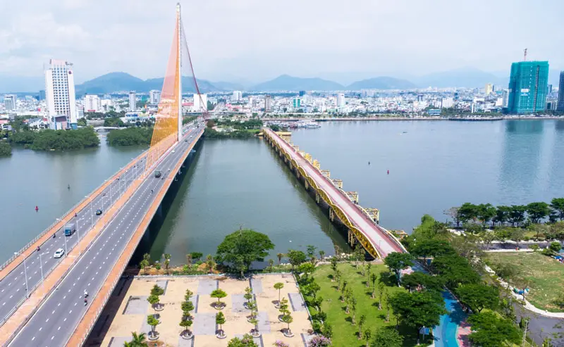 Cầu đi bộ Nguyễn Văn Trỗi, điểm nhấn du lịch đ&ecirc;m Đ&agrave; Nẵng 5