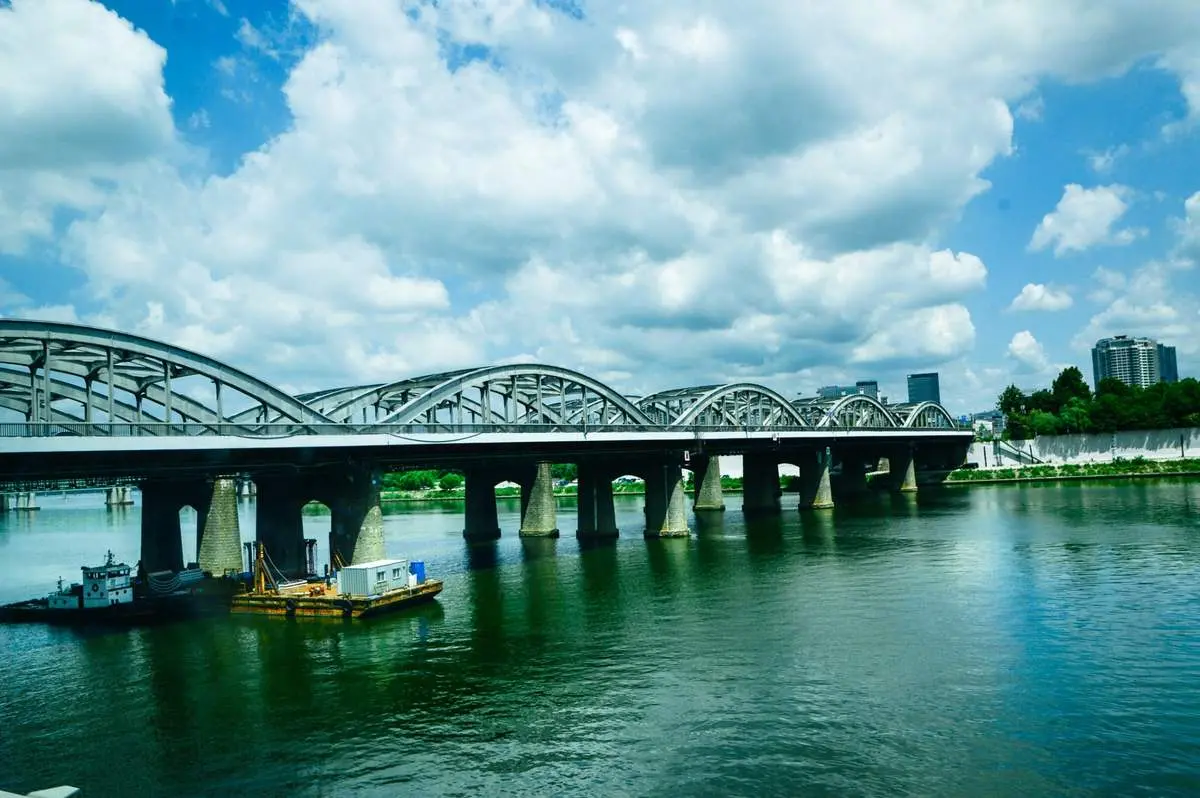Cầu S&ocirc;ng H&agrave;n: C&acirc;y cầu quay độc nhất tại Việt Nam 3