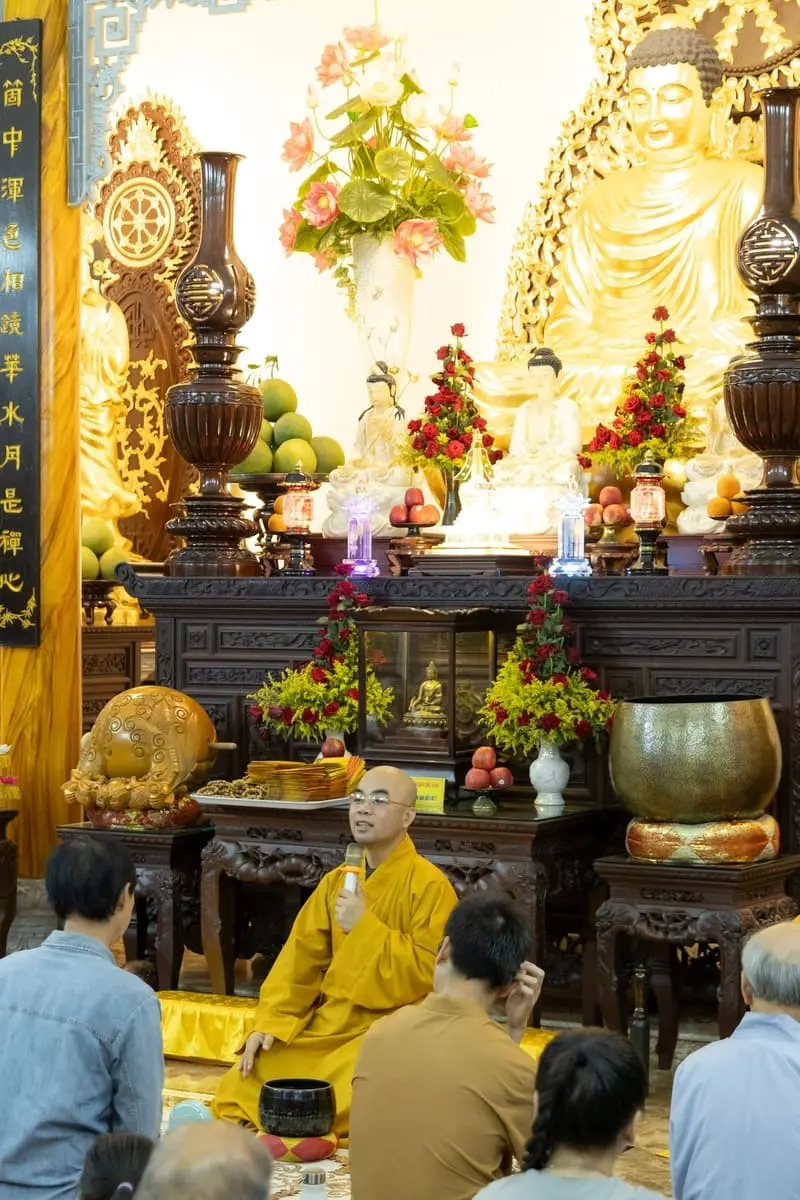Ch&ugrave;a B&aacute;t Nh&atilde;, chốn cầu an thanh b&igrave;nh giữa l&ograve;ng Đ&agrave; th&agrave;nh 6