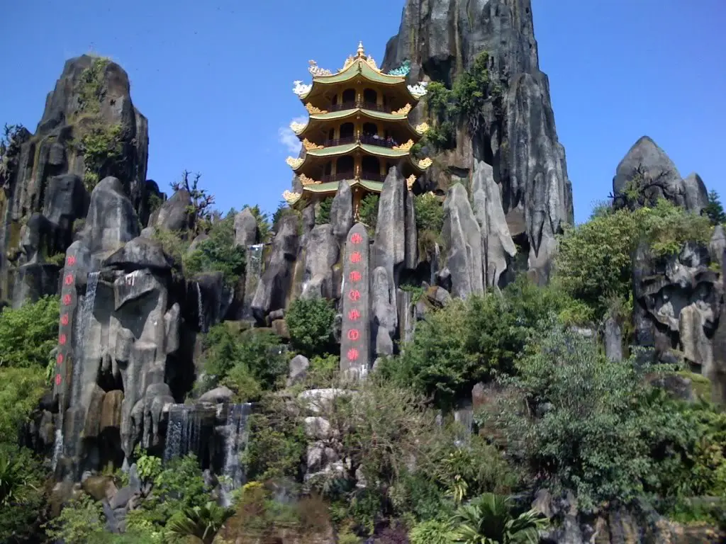 Đ&atilde; đến Đ&agrave; Nẵng, th&igrave; phải oanh tạc 5 ngọn n&uacute;i ở Ngũ H&agrave;nh Sơn Đ&agrave; Nẵng 4