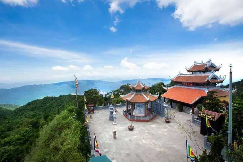 Đền B&agrave; Ch&uacute;a Thượng Ng&agrave;n chốn linh thi&ecirc;ng tr&ecirc;n đỉnh n&uacute;i Ch&uacute;a 5