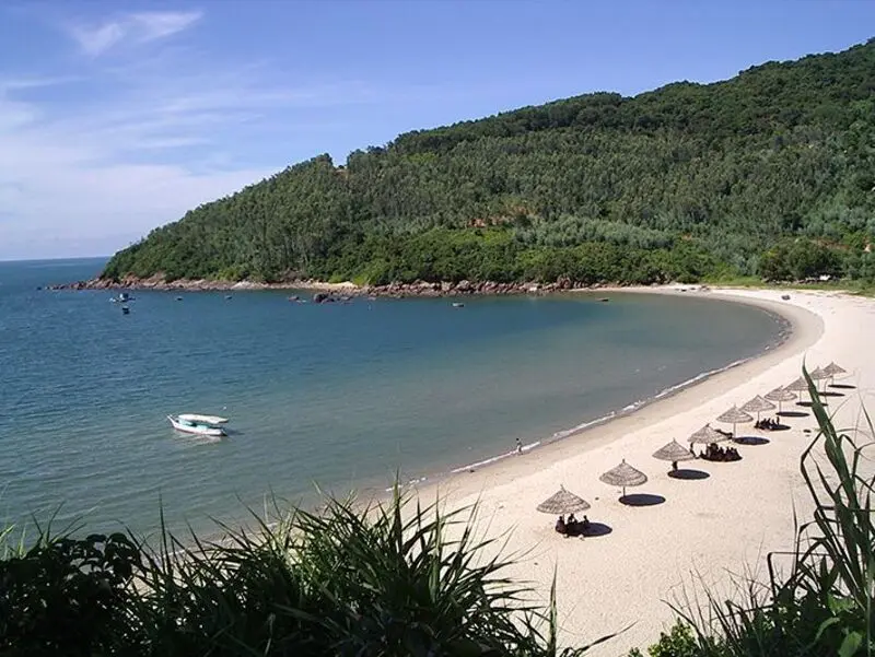 Kh&aacute;m ph&aacute; b&atilde;i biển Non Nước với cung đường biển tuyệt đẹp 8