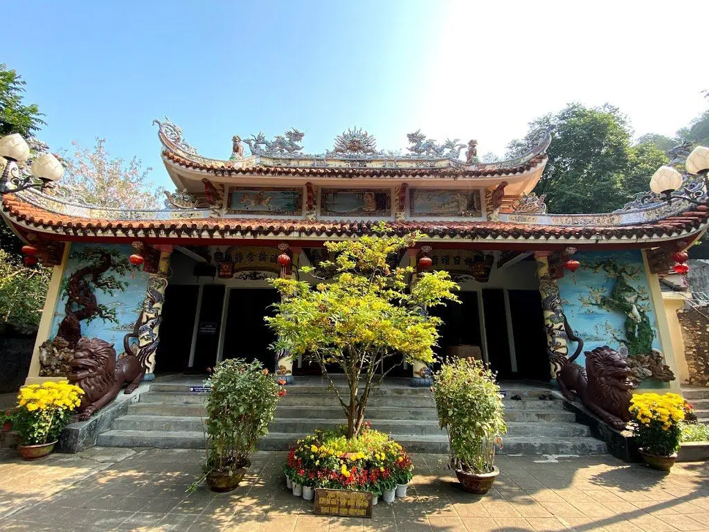 Kh&aacute;m ph&aacute; vẻ đẹp ch&ugrave;a Tam Thai - Ng&ocirc;i ch&ugrave;a cổ nổi tiếng tại Đ&agrave; Nẵng 2