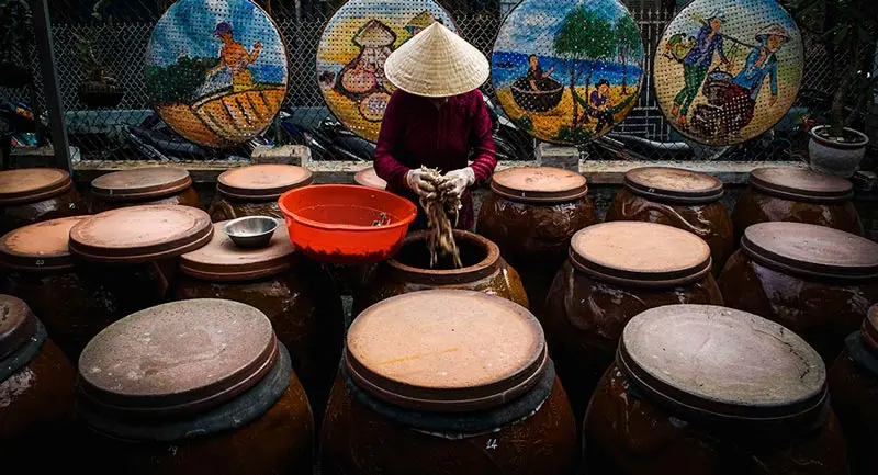 L&agrave;ng nghề nước mắm Nam &Ocirc;, di sản văn h&oacute;a đậm đ&agrave; hương vị biển 7