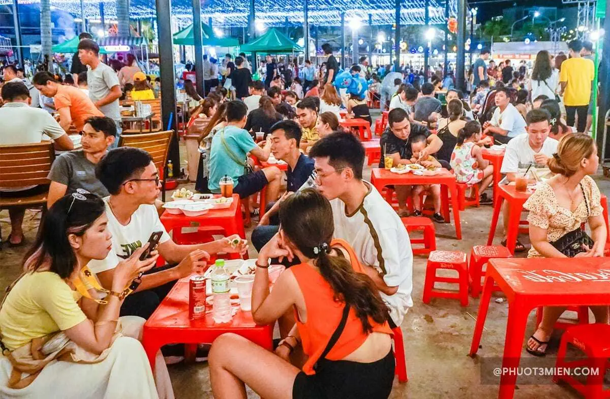 Oanh tạc chợ đ&ecirc;m Helio Đ&agrave; Nẵng - Tổ hợp mua sắm, ẩm thực về đ&ecirc;m lớn nhất Đ&agrave; Nẵng 11