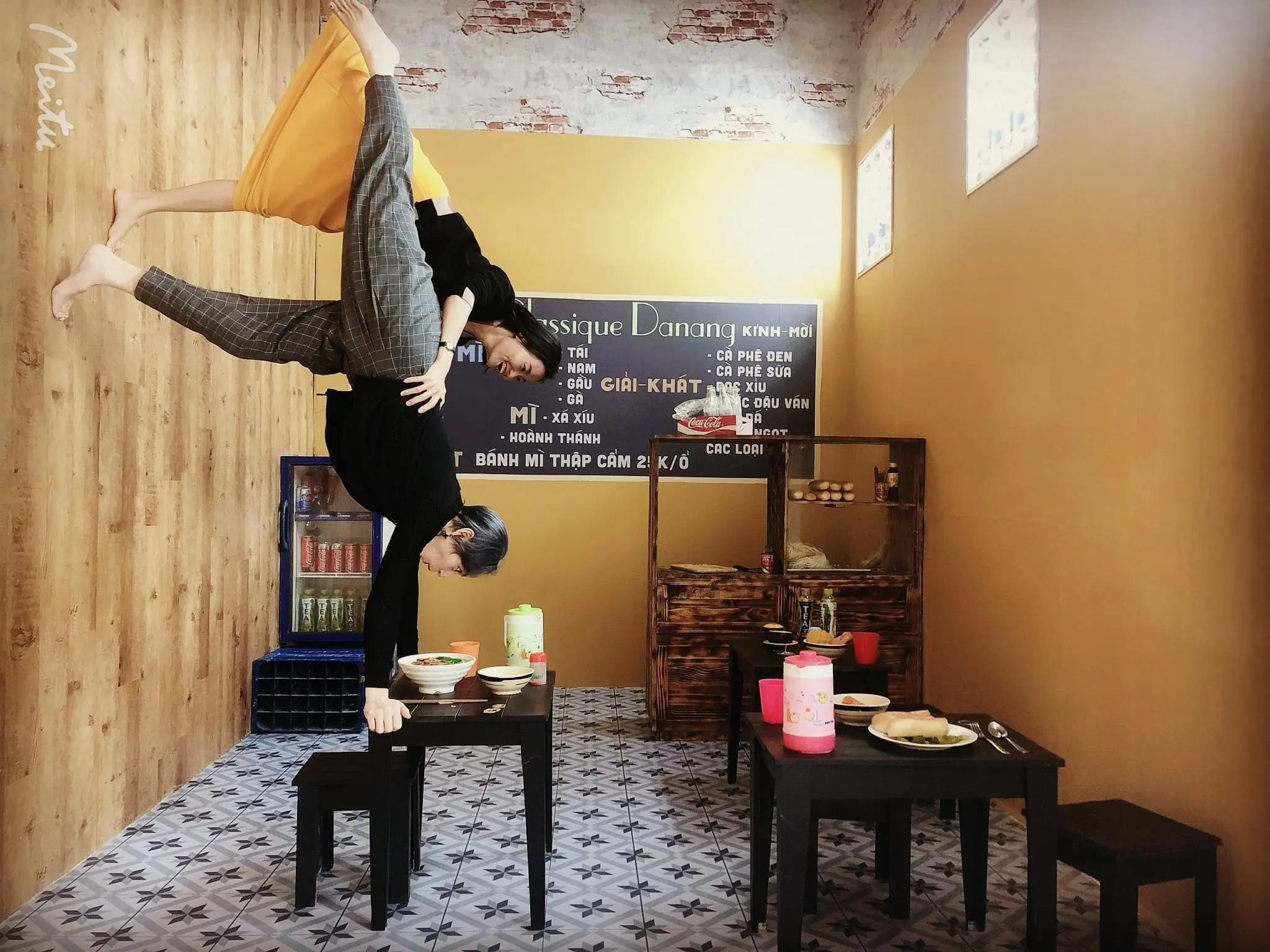 Quẩy banh n&oacute;c tại nh&agrave; đảo ngược, Upside down World Đ&agrave; Nẵng 16